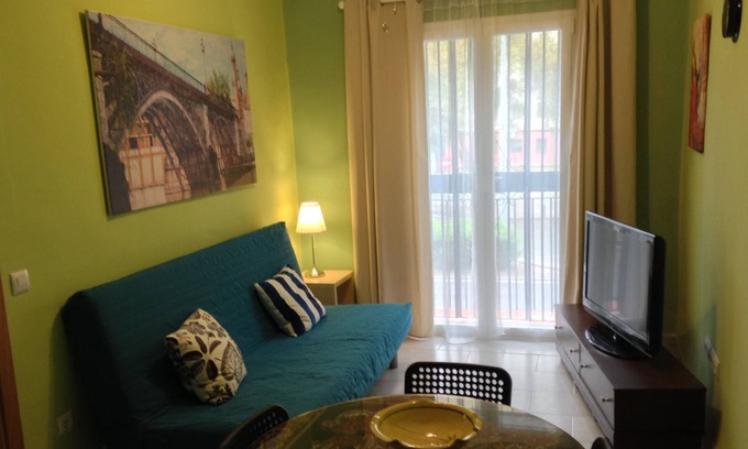 Triana Apartment | Charming apartment, long stays. 2 rooms in the attractive Triana