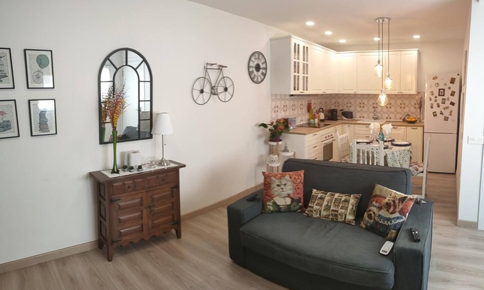 Lagunillas Apartment | Charming Apartment near Beach, Free Wi-Fi, A/C, Near Picasso Museum