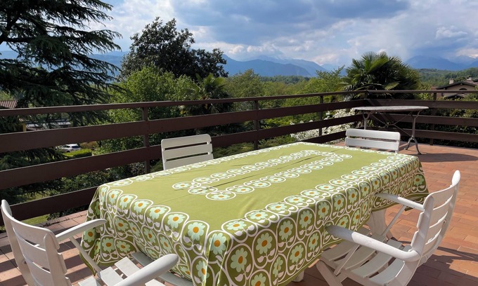 Bosco Apartment | Charming apartment with lake view and garden just 3 minutes from the lake