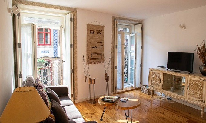 Centro / Baixa Apartment | Charming apartment with balcony in the heart of Porto