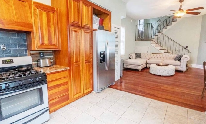 Downtown Charleston House | Charming, Authentic East Side Home~Bridge Views 👀