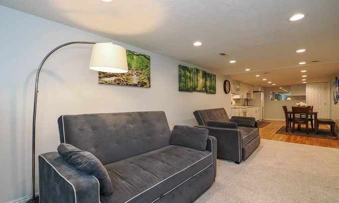 Murray Apartment | Charming basement apartment in ideal/central location