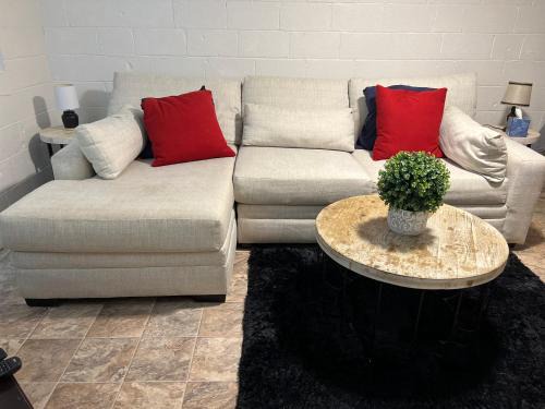 Alpharetta House | Charming Basement Studio Oasis!