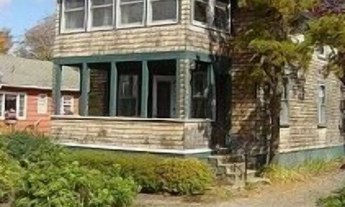Pine Point Cottage | Charming beach cottage in beautiful Pine Point