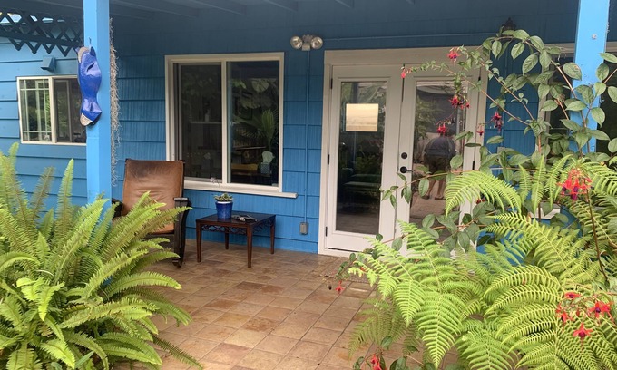 Leucadia Cottage | Charming beach cottage in a beautiful garden setting.