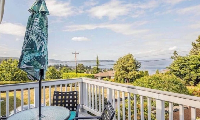 Camano Island House | Charming beach home with Ocean & Mt. Baker View and Hot Tub!