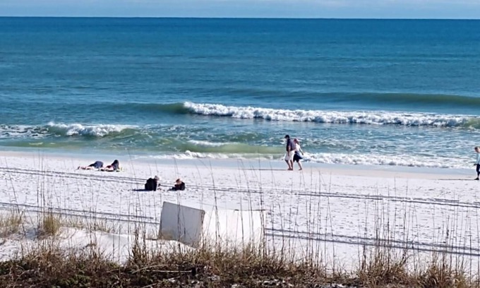 Miramar Beach House | Charming Beach Resort Cottage - Private Beach Entrance