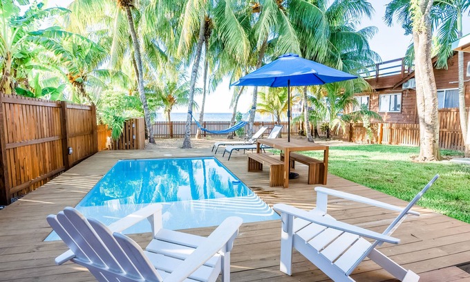 Antoneys Cay Cottage | Charming Beachfront Cottage w/Private Pool in Beautiful Sandy Bay, A/C and WiFi