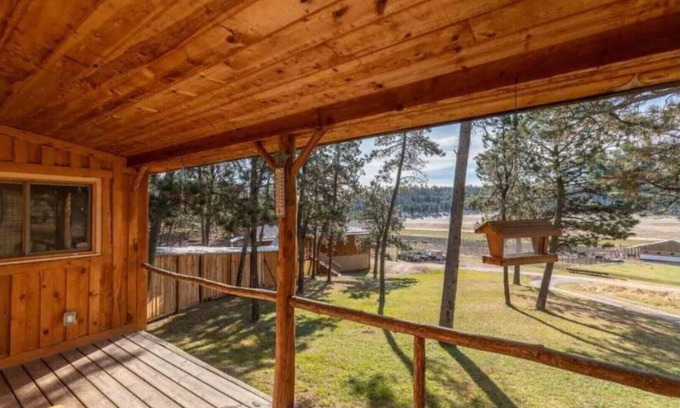 Custer House | Charming Black Hills Log Home