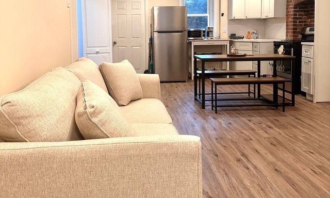 Bayonne House | Charming Brick Row House close to NYC