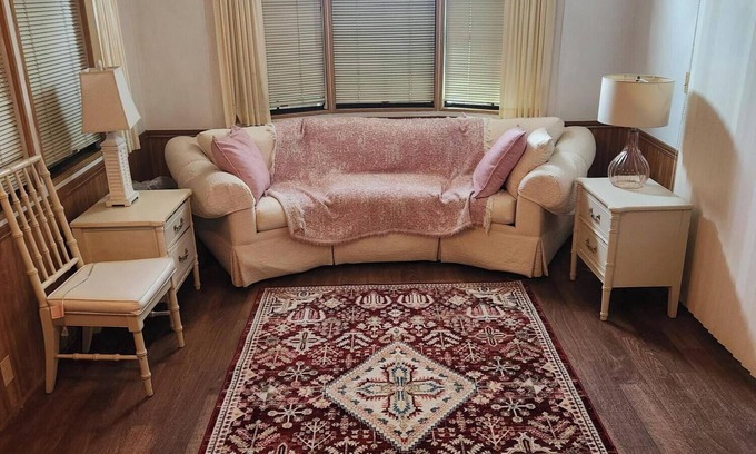 Bell Villa House | Charming bungalow with AC and WiFi in gorgeous Bonita Springs 55+ community.