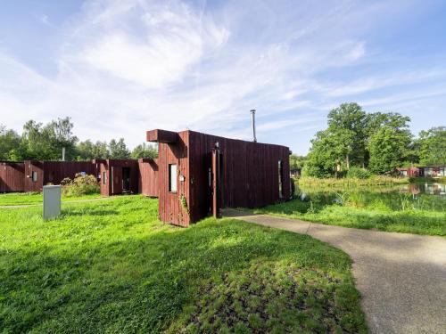 Maubray House | Charming Bungalow & Pools