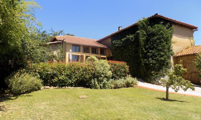 Bazordan Cottage | Charming C19th converted farmhouse with large pool in unspoilt lower Gascony