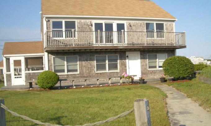 Centerville Cottage | Charming Cape Cod Cottage Across From The Beautiful Craigville Family Beach