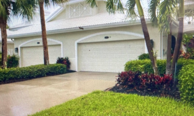 Naples Condo | Charming Cardinal Cove 2-bed, 2-bath, 2-car garage villa at Fiddler's Creek.