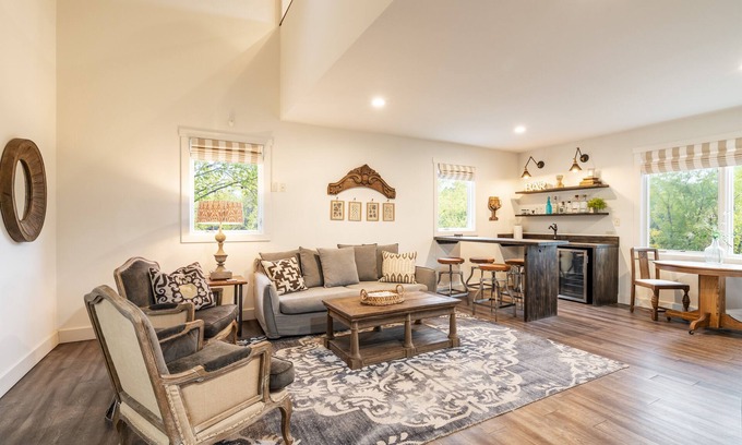 Fredericksburg Cottage | Charming Carriage House on Baron's Creek - 2 blocks from Main Street!