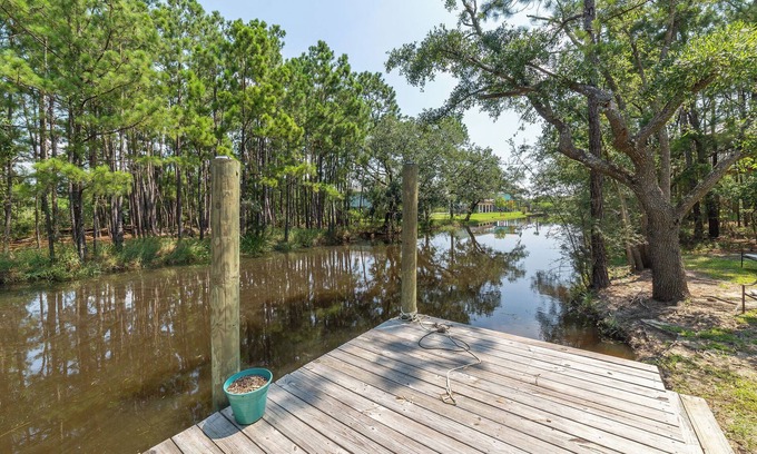 Shoreline Park House | Charming Coastal Camp~Pet Friendly, Deep Water Access: Jourdan/Gulf-Private Dock