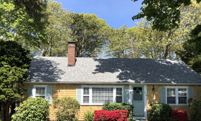Centerville House | Charming Coastal Cottage - walk to Craigville Beach