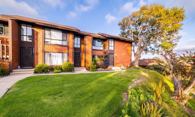 Cardiff-by-the-Sea House | Charming coastal home in Cardiff-By-The-Sea, CA. Close to Beach, Hiking, & More!
