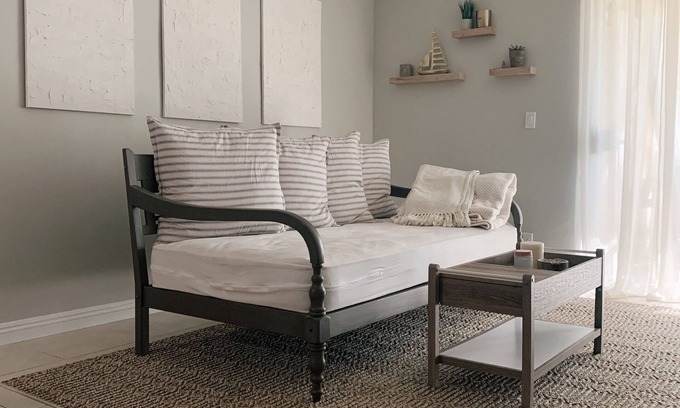 Oak Park Condo | Charming Condo in the Canyons