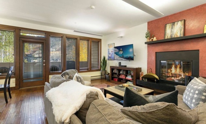 Vail Condo | Charming Condo, Slope Views, Pool & Hot Tub, Walk to Lifts