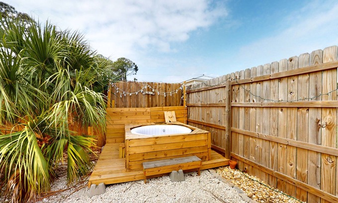 Biltmore Beach Cottage | Charming cottage with enclosed yard, patio, private hot tub & washer/dryer