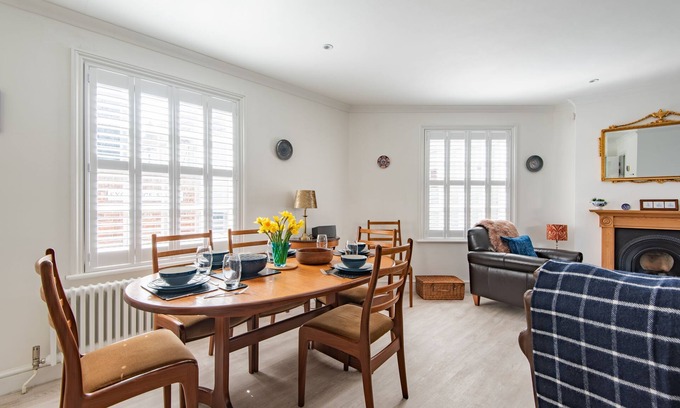 Deal Cottage | Charming cottage in the conservation area of Deal, sleeping 5 guests, pet friendly, seconds from the