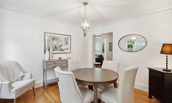 North Buckhead Cottage | Charming Cottage in the heart of Buckhead