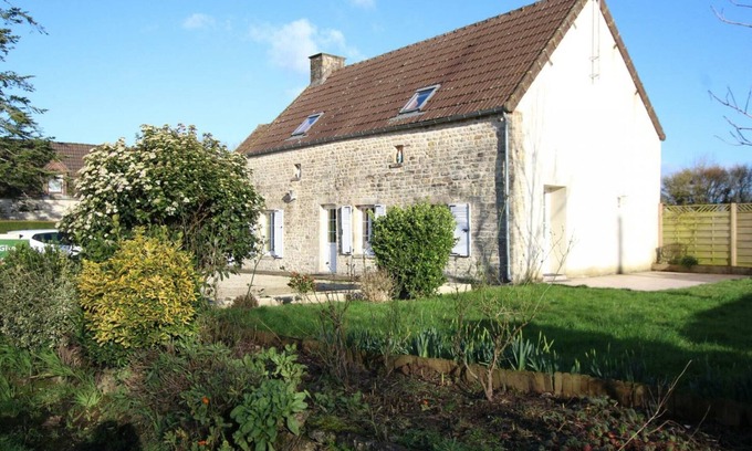 Picauville Cottage | Charming Cottage near D-Day Beaches, Fireplace, WiFi, Baby Equipment, Pets Welcome