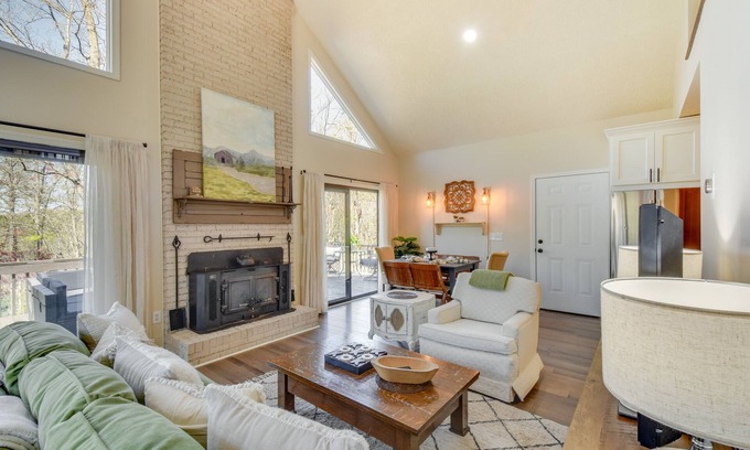 Seneca Cottage | Charming Cottage Near Clemson & Lake Hartwell!