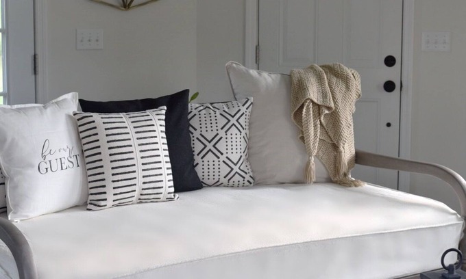 Woodbury Cottage | Charming Cottage on 35 Acres
