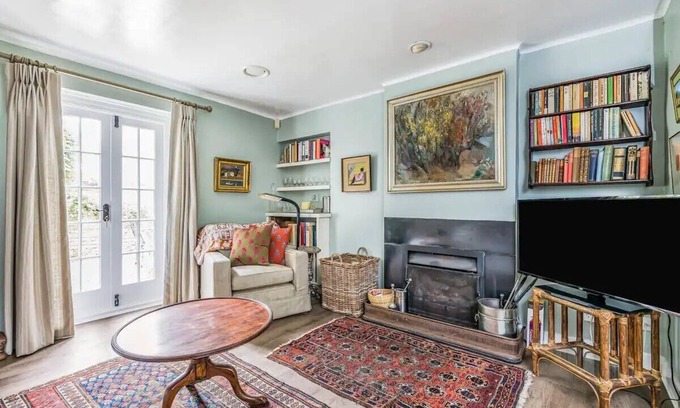 East Lavant House | Charming Cottage With Amazing Views | PassTheKeys