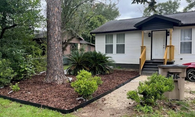 Mobile Cottage | Charming cottage with AC and WiFi in brilliant Mobile