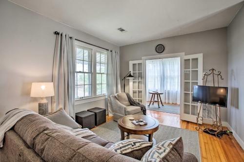 Natchez House | Charming Cottage with Mississippi River Views!
