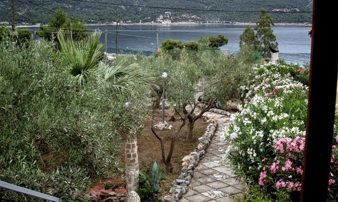 Porto Germeno House | Charming country cottage by the sea