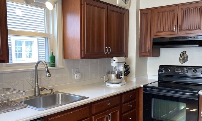 Rocky River House | Charming Cozy Home in Heart of Rocky River in Direct Solar Eclipse Path
