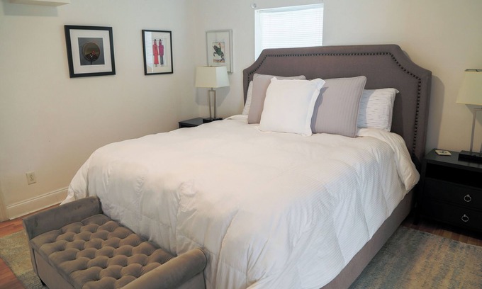South Pensacola Cottage | Charming downtown cottage in historical Pensacola!