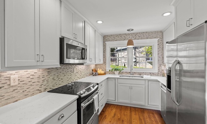 Georgetown House | π΄π CHARMING DOWNTOWN GEORGETOWN 3-bed/2-bath home. Professionally decorated.