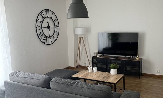 Epinay-sur-Seine Apartment | Charming F2 a stone's throw from Paris and Stade de France