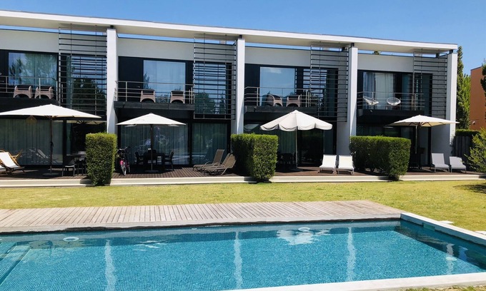 Setubal Villa | Charming family friendly 3-bedroom golf house with pool in Troia, Portugal