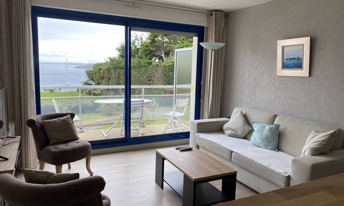 Saint-Cast-le-Guildo Apartment | Charming flat SEA VIEW 4 pers. with WIFI