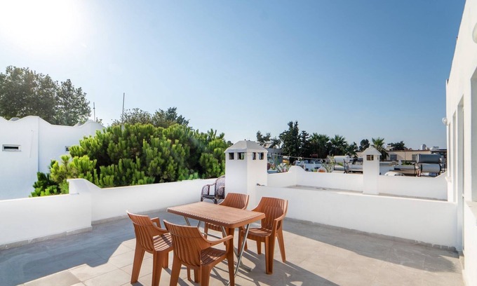 Turgutreis City Center Apartment | Charming Flat w Terrace 3 min to Beach in Bodrum
