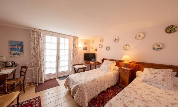 Saint-Benoit-sur-Loire Bed & Breakfast | Charming room with private terrace and wifi in Saint-Benoît-sur-Loire