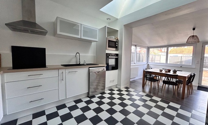 Saint-Brevin-les-Pins House | Charming 4-Bedroom House in Saint-Brévin-les-Pins with Garden, BBQ, Near Beach & Shops