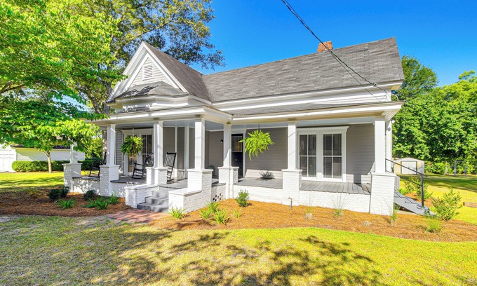 Metter Cottage | Charming Georgia Cottage ~ 19 Mi to Statesboro!
