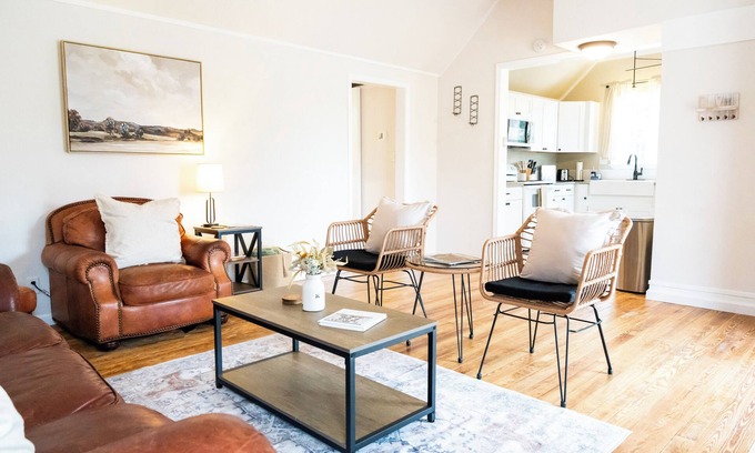 Comfort House | Charming Getaway in Comfort, TX - Relax, Recharge, Explore - Texas Wine Country