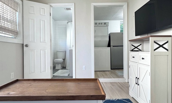 Midtown Apartment | Charming Guest House in Midtown with Kitchen, Washer/Dryer, AC, and more!