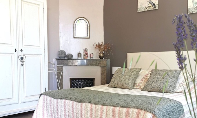 Jonquieres Bed & Breakfast | Charming guest room in renovated farmhouse, p. breakfast included, swimming pool 14m, terrace
