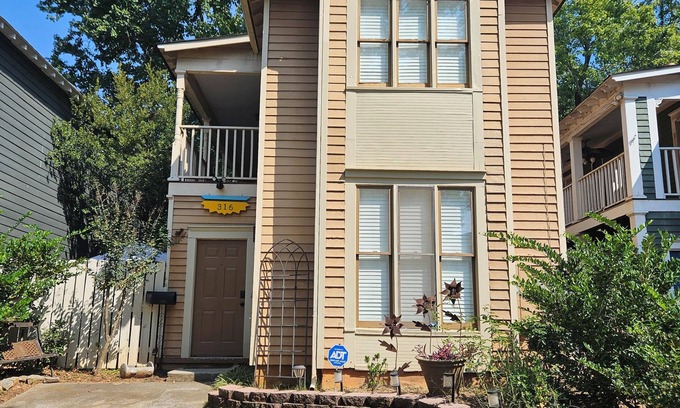 East Side House | Charming Historic Grant Park Home/Atlanta Gem! Must See!