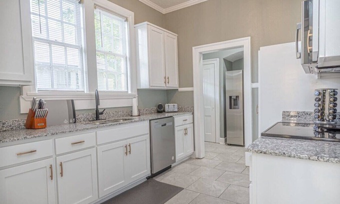 Columbus House | Charming Historic Home in Midtown Columbus